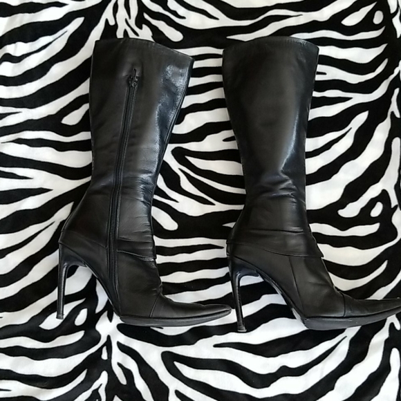 Shoes - Picture 2 of 8